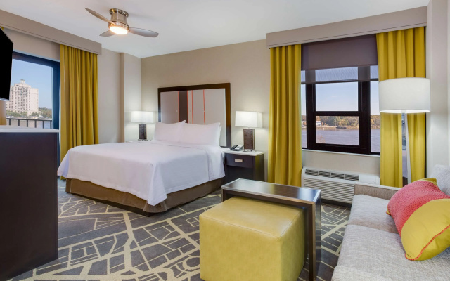 1 Bedroom Suite with river view