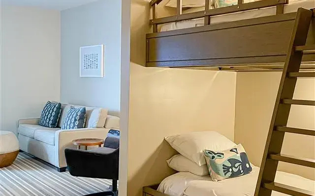 Sleepaway Bunk Suite