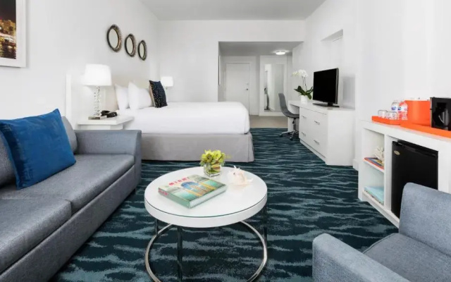 Playful Double Suite with bay view