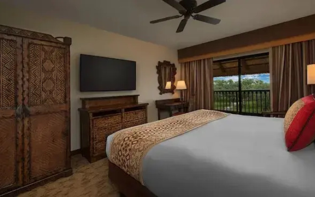 3 Bedrooms Grand Savanna View Villa
