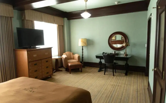 Double Rainier Suite with balcony