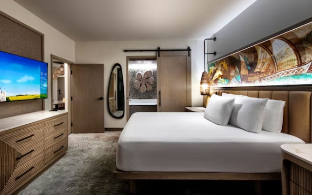 2 Bedrooms Tower Villa Theme Park View