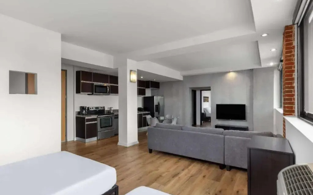 1 Bedroom Deluxe Quintuple Suite