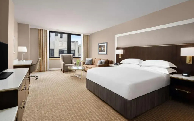 Deluxe Corner room