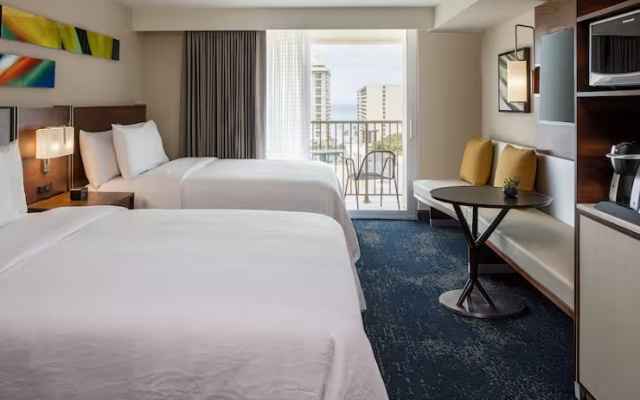 Quadruple room with city view