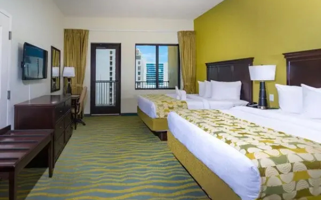 Quadruple Suite with city view