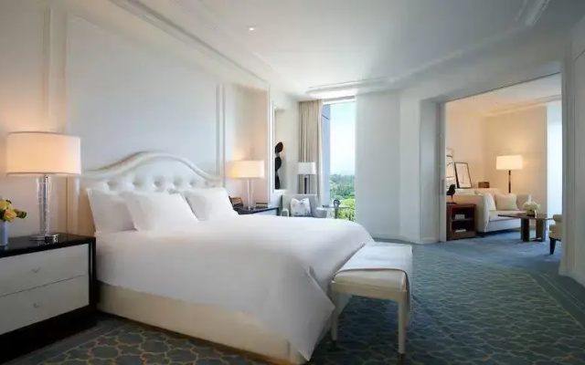 Deluxe (Hearing Accessible) Double Corner Junior Suite