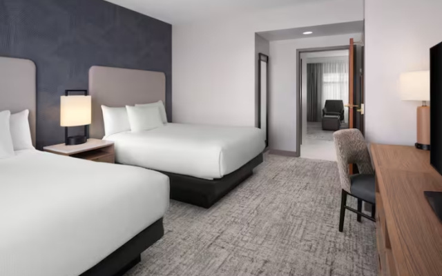 2 rooms Corner Suite