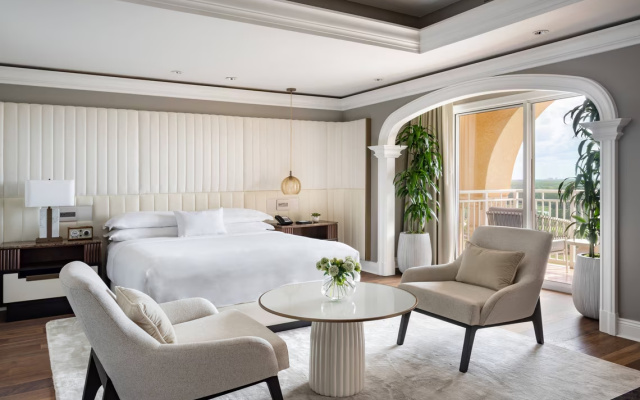 Presidential Club Level Family Suite with Lakefront view and Pool view