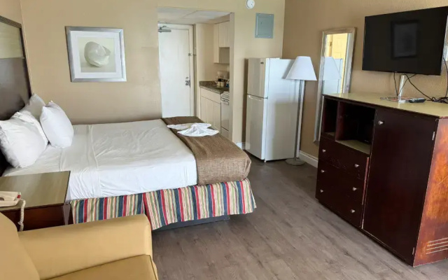 Efficiency Double room with Boulevard View