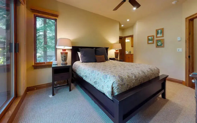 4 Bedrooms Platinum Condominium