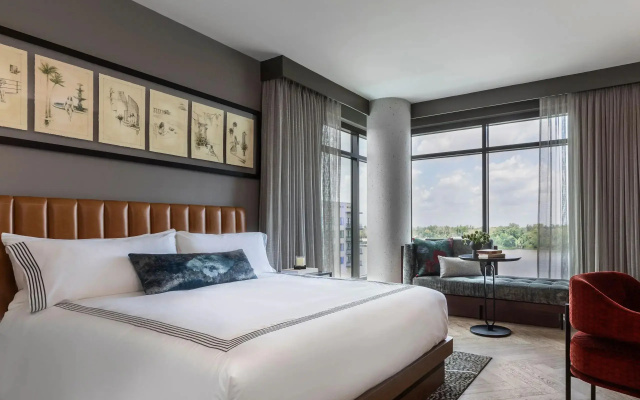 Corner Double room with river view