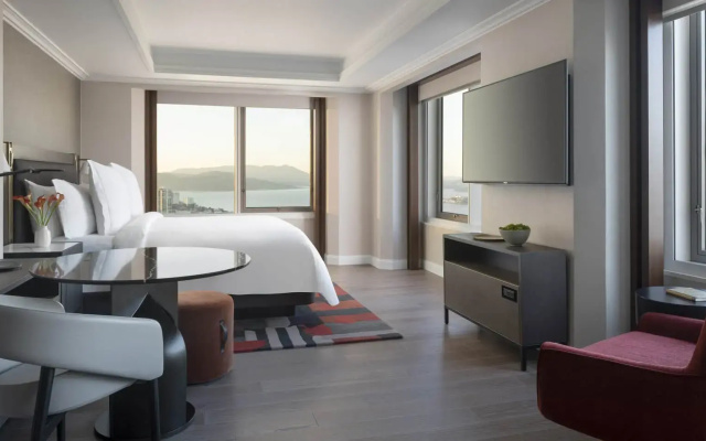 Premier Double room Bridge-View