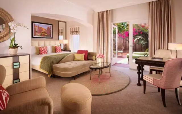 Deluxe Double room with balcony and with city view