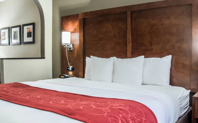 1 Bedroom 2-Person Whirlpool Twin Suite