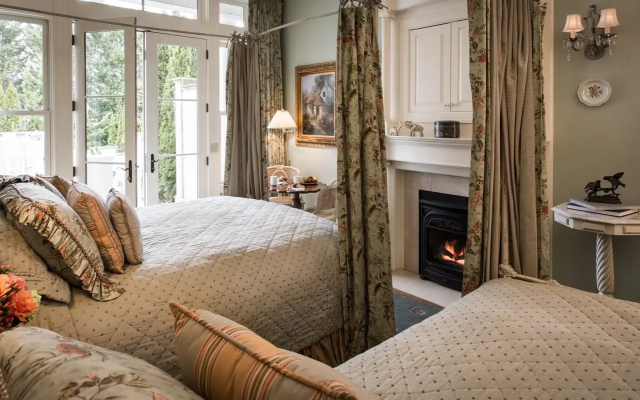 English Trellis Villa