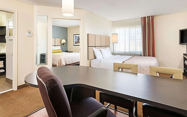 1 Bedroom Quadruple Suite