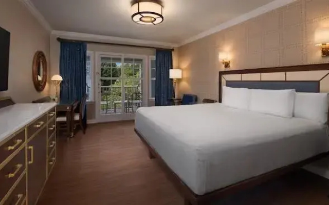 Double Club Level room Water view
