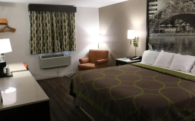 Double Mobility/Hearing Accessible room