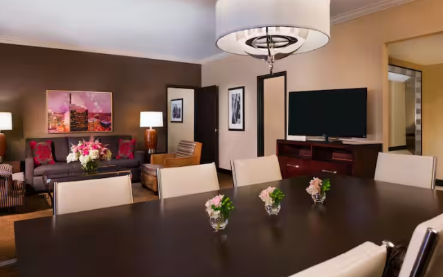 1 Bedroom Suite with Parlor
