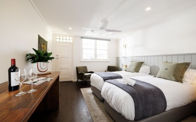 Deluxe Quadruple room