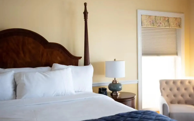 Luxury room with lake view