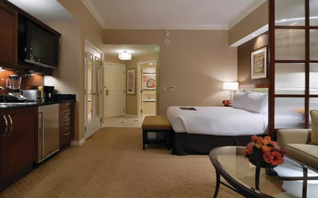 Deluxe Double Suite with balcony