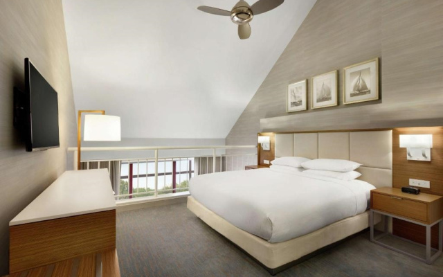 City Skyline Mobility Access Double Suite