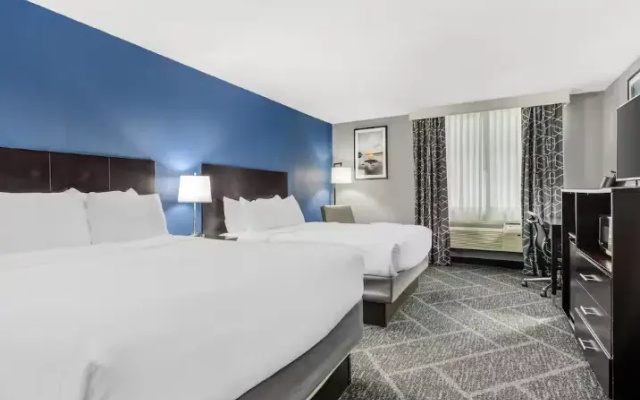 Twin room with pool view