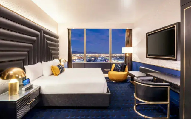 Circa Strip View Double Suite