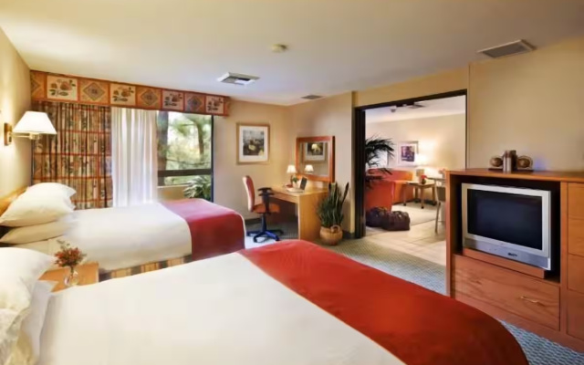 1 Bedroom Building 2 Double Suite with pool view