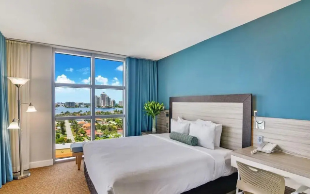 1 Bedroom Deluxe Bayfront Double Suite