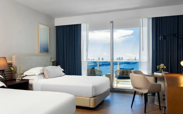 Premier City view Twin room