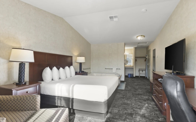 Soaking Tub Double room with balcony and Estuary View