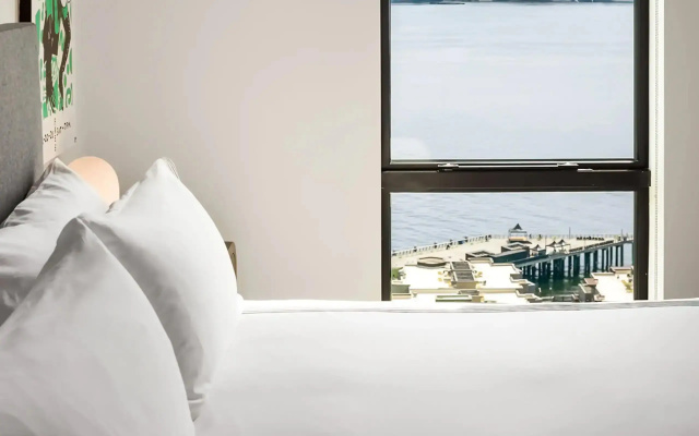 North Penthouse Thompson Suite with water view