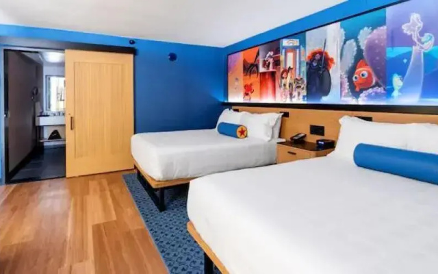 2 Bedrooms Pixel Connecting Suite