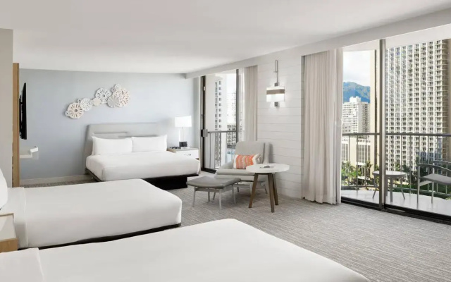 Family Kealohilani Junior Suite with balcony