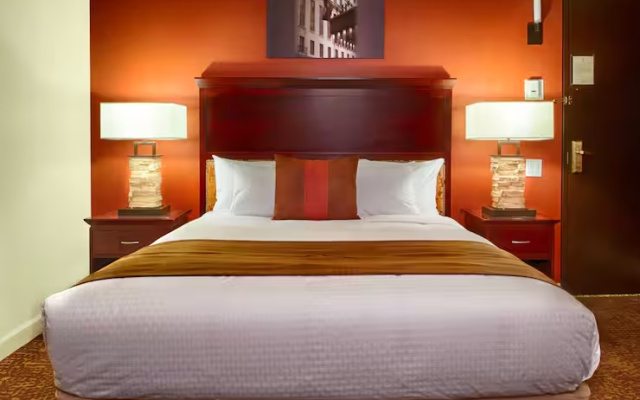 Duke Double Suite with city view