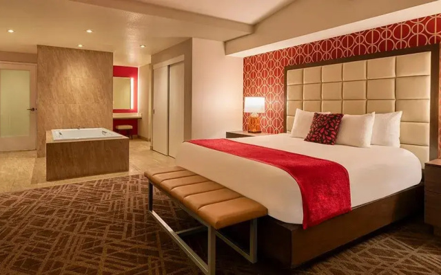Executive High Roller View Double Resort Suite