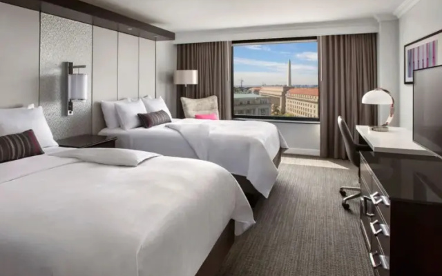 Quadruple room with city view