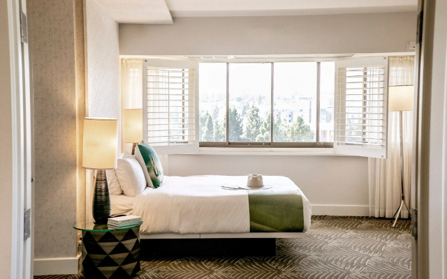 Marvelous Double Suite