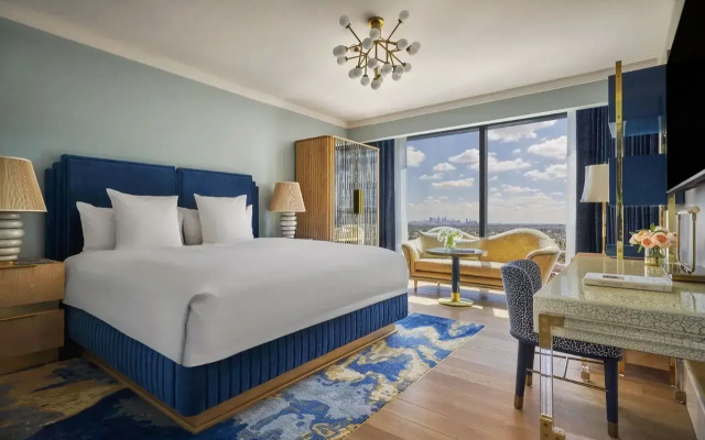 Deluxe room with Skyline view