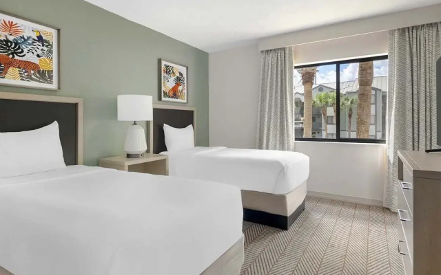 2 Bedrooms room