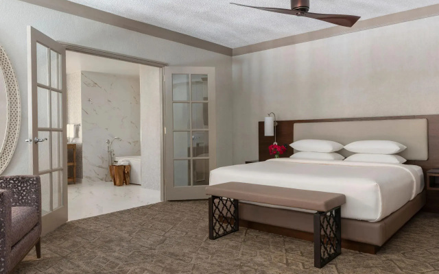 Alhambra Presidential Suite