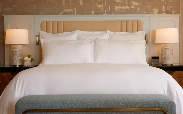 Deluxe Double room with pool view