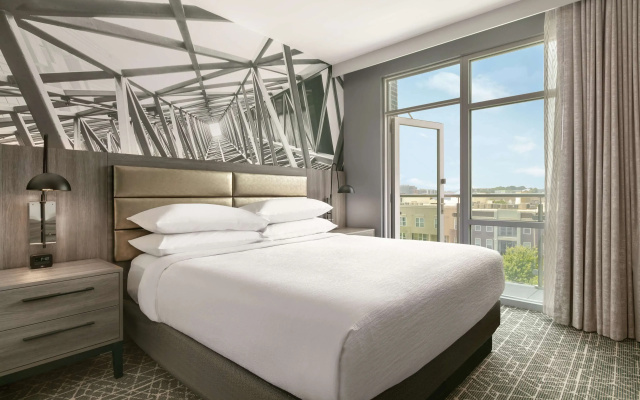 2 Rroom Corner Hearing Accessible Double Suite with balcony