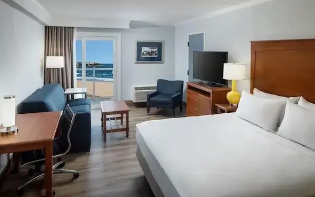 Standard Double room with balcony and oceanfront
