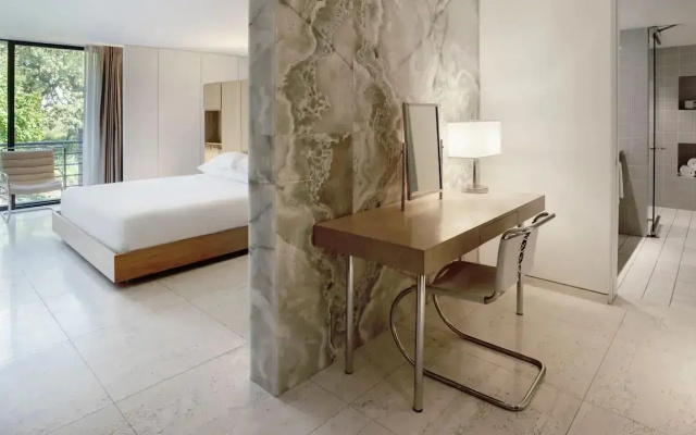 1 Bedroom Mies Double Suite
