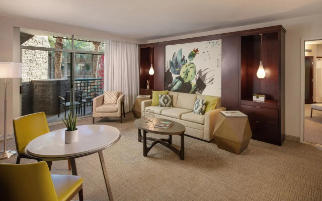 Fountain Court Suite