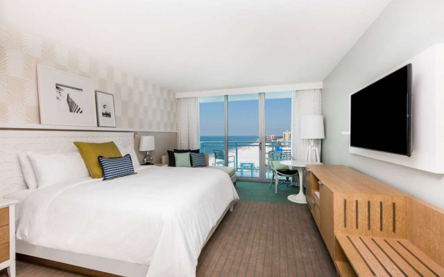 Grand Deluxe room Partial Gulf View